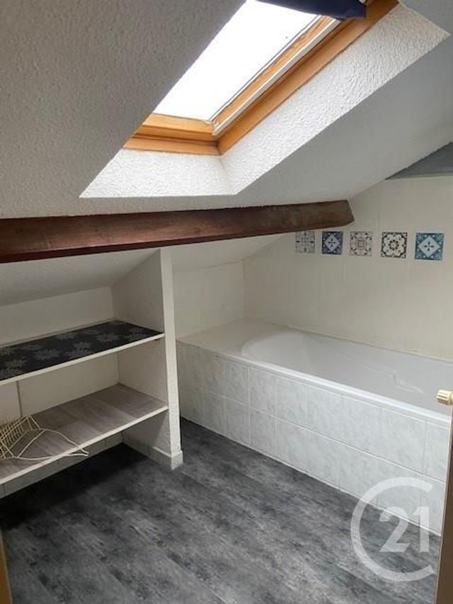 Appartement F3 à louer - 3 pièces - 60.8 m2 - BELLEVILLE SUR MEUSE - 55 - LORRAINE - Century 21 L'Immobilière Saint Paul