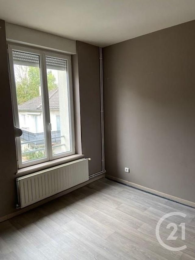 Appartement F3 à louer - 3 pièces - 60.8 m2 - BELLEVILLE SUR MEUSE - 55 - LORRAINE - Century 21 L'Immobilière Saint Paul