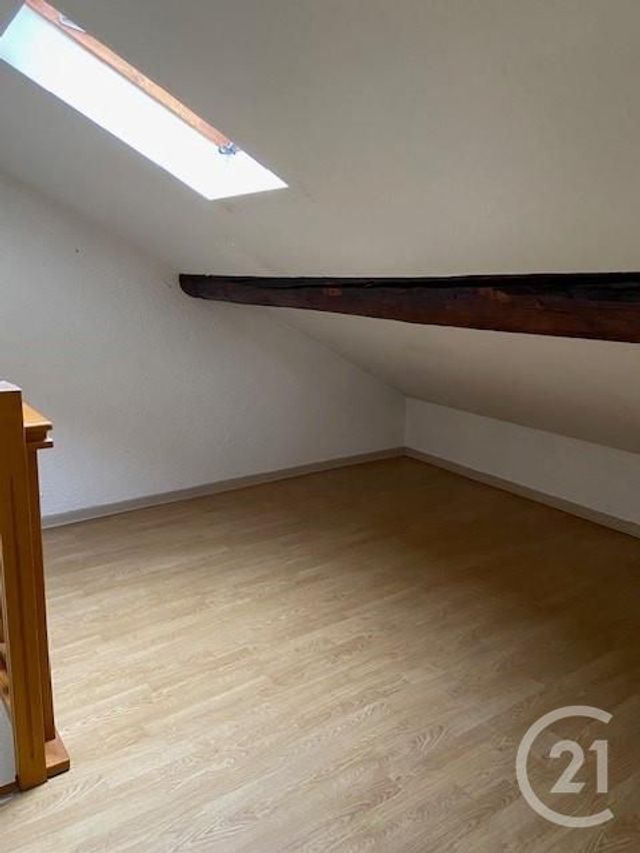 Appartement F3 à louer - 3 pièces - 60.8 m2 - BELLEVILLE SUR MEUSE - 55 - LORRAINE - Century 21 L'Immobilière Saint Paul