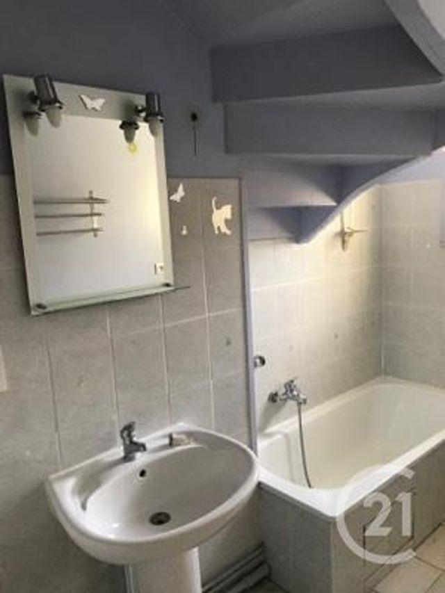 Appartement F3 à louer - 3 pièces - 57.0 m2 - VERDUN - 55 - LORRAINE - Century 21 L'Immobilière Saint Paul