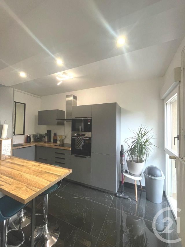 Appartement F2 à louer - 2 pièces - 66.0 m2 - VERDUN - 55 - LORRAINE - Century 21 L'Immobilière Saint Paul