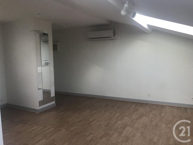 Afficher la photo en grand Studio à louer - 1 pièce - 44.0 m2 - VERDUN - 55 - LORRAINE - Century 21 L'Immobilière Saint Paul