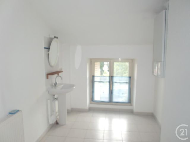 Afficher la photo en grand Appartement F3 à louer - 3 pièces - 76.25 m2 - VERDUN - 55 - LORRAINE - Century 21 L'Immobilière Saint Paul