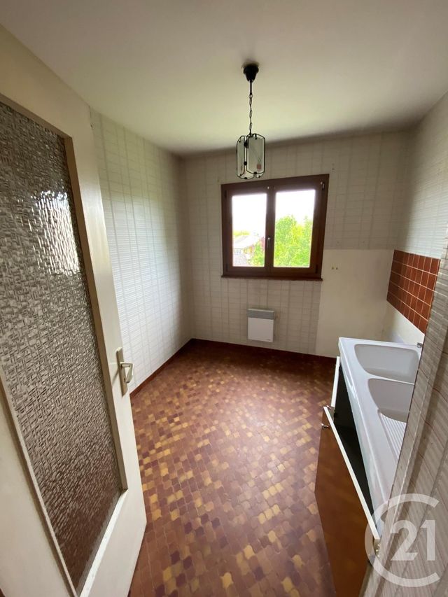 Appartement F1 à vendre - 1 pièce - 42.0 m2 - VERDUN - 55 - LORRAINE - Century 21 L'Immobilière Saint Paul Appartement F1 à vendre - 1 pièce - 42.0 m2 - VERDUN - 55 - LORRAINE - Century 21 L'Immobilière Saint Paul