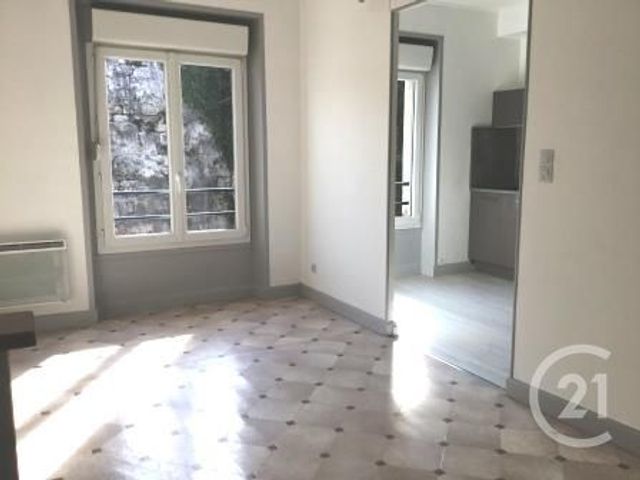 Appartement F3 à louer - 3 pièces - 60.77 m2 - VERDUN - 55 - LORRAINE - Century 21 L'Immobilière Saint Paul
