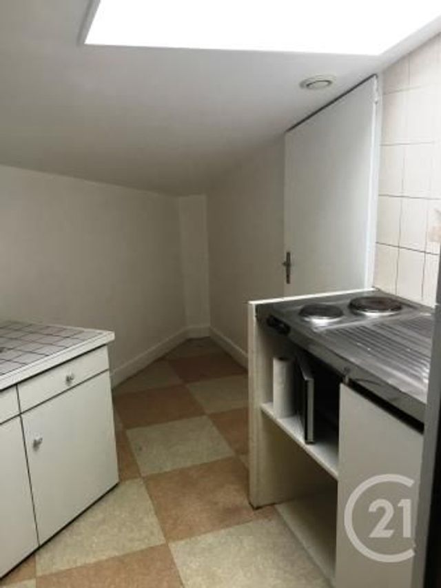 Appartement F1 à louer - 1 pièce - 28.6 m2 - VERDUN - 55 - LORRAINE - Century 21 L'Immobilière Saint Paul