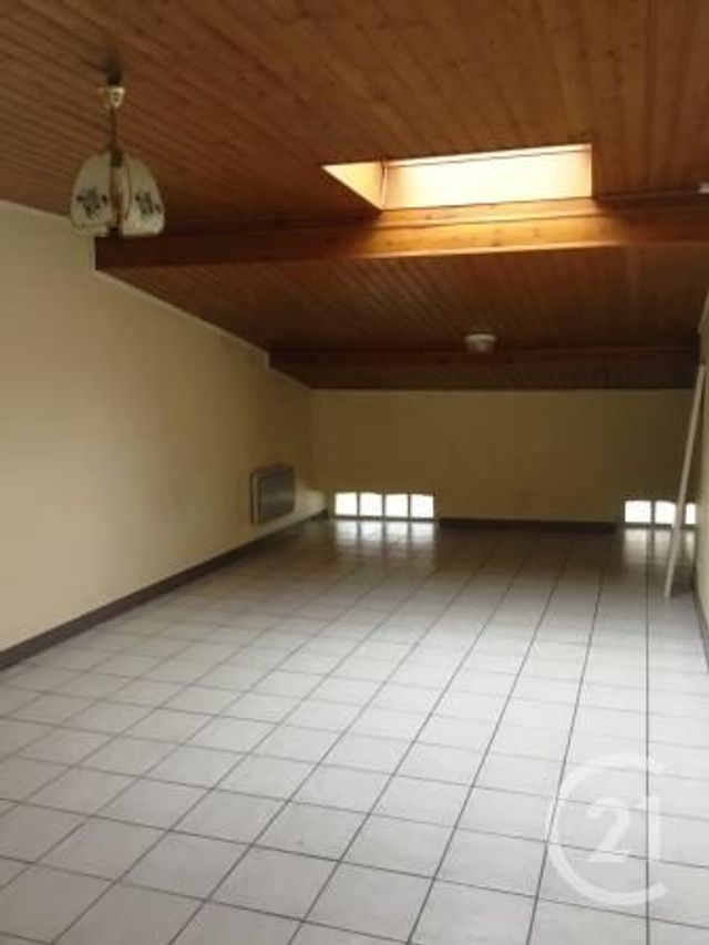 Appartement F1 à louer - 1 pièce - 28.6 m2 - VERDUN - 55 - LORRAINE - Century 21 L'Immobilière Saint Paul