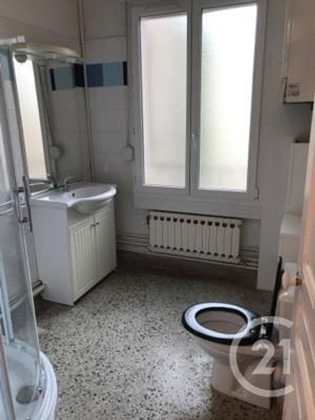 Appartement F3 à louer - 3 pièces - 74.05 m2 - VERDUN - 55 - LORRAINE - Century 21 L'Immobilière Saint Paul