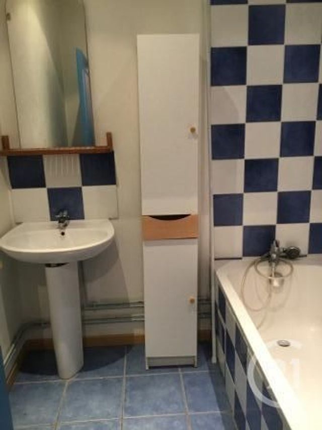 Appartement F2 à louer - 2 pièces - 41.63 m2 - VERDUN - 55 - LORRAINE - Century 21 L'Immobilière Saint Paul