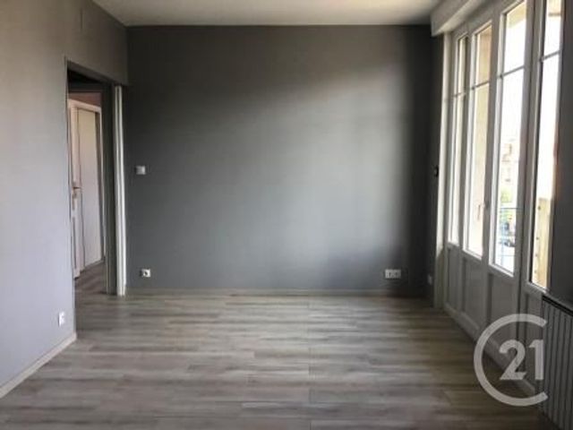 Appartement F2 à louer - 2 pièces - 42.62 m2 - VERDUN - 55 - LORRAINE - Century 21 L'Immobilière Saint Paul